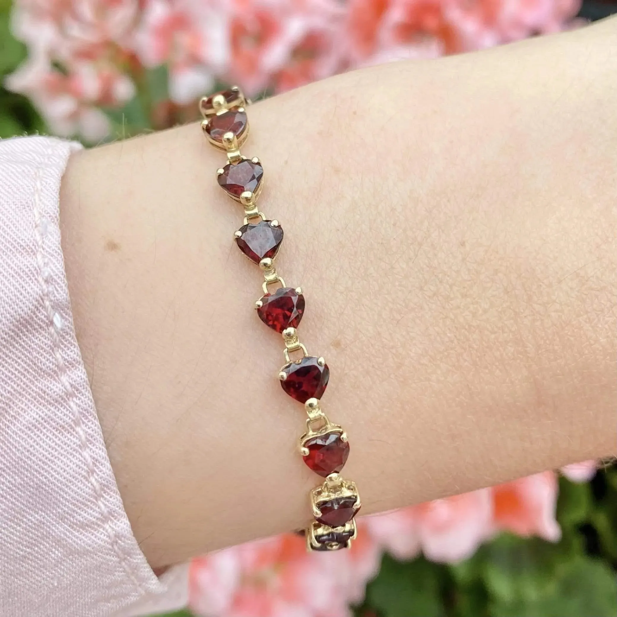 Garnet 9ct Gold Gemstone Heart Bracelet