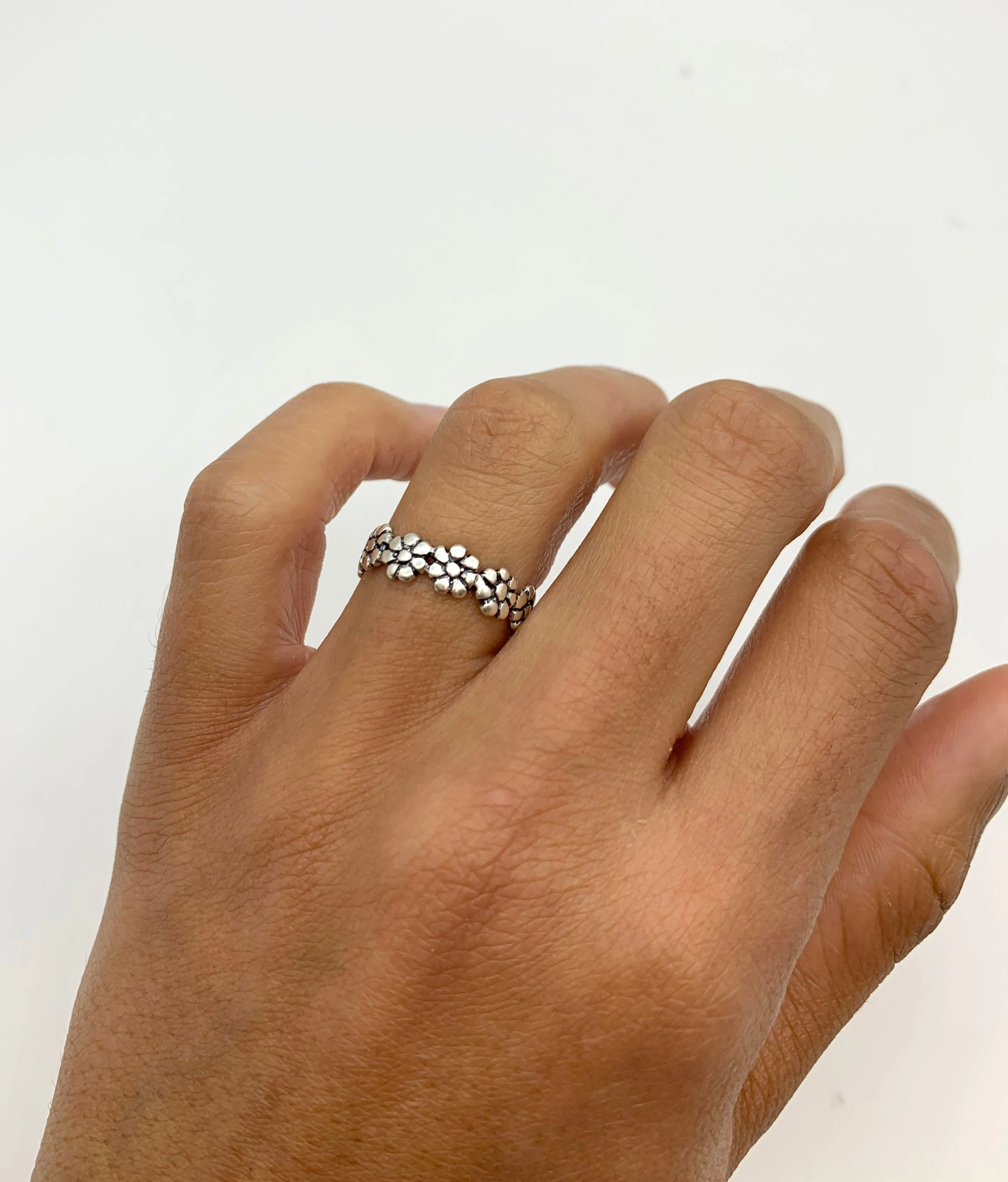Silver Flower Band - Infinity Flower Ring - Silver Daisy Ring